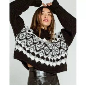 Black and White Patterned Women's Sweater